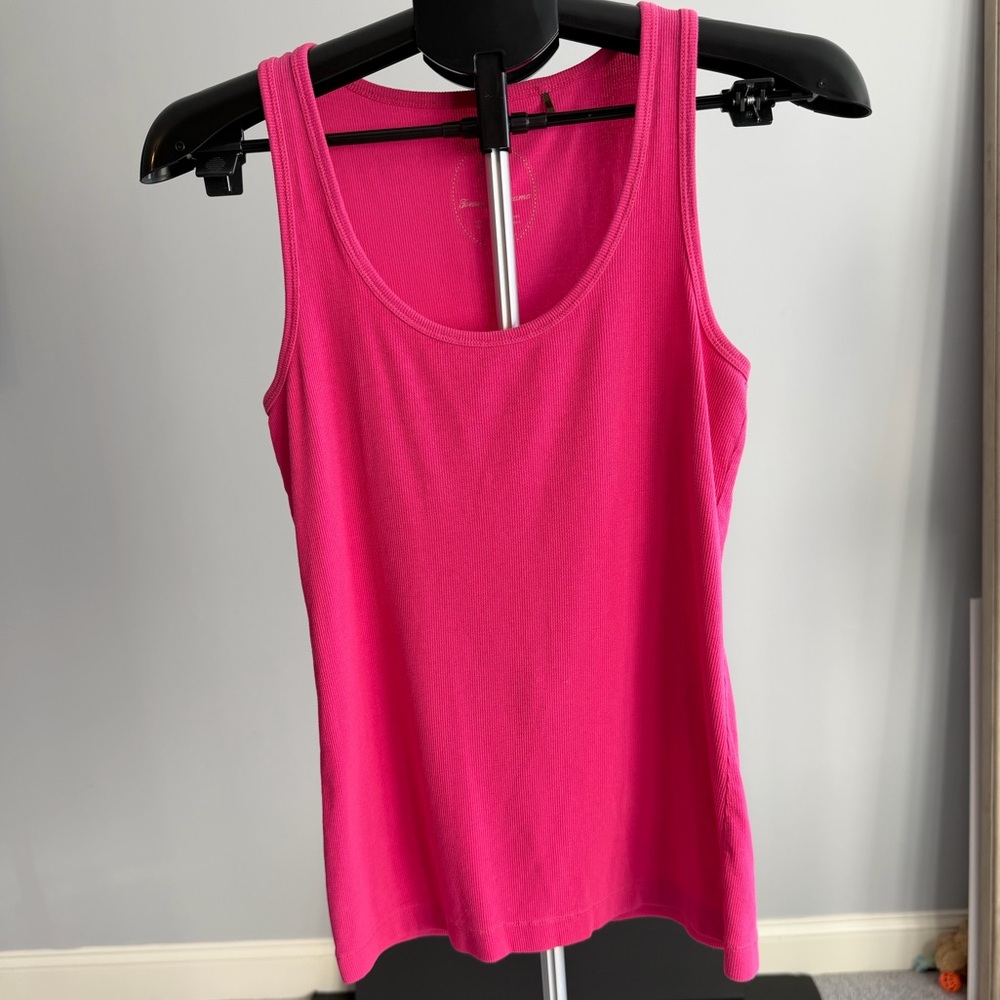 Tommy Bahama EUC size M fushia pink ribbed scoop neck tank top